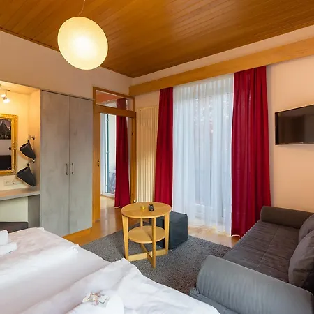 Marienhof Aparthotel 4*